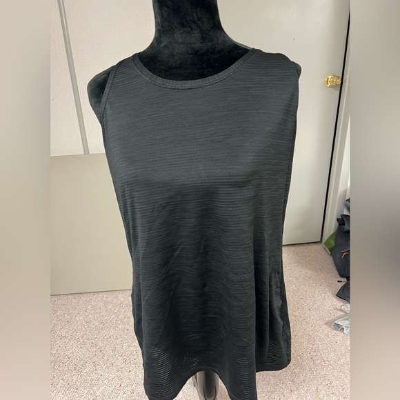 Athleta tanktop - Picture 2 of 6